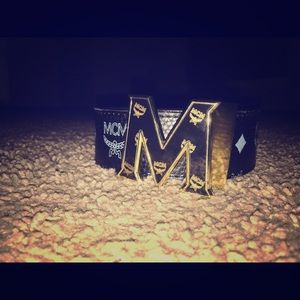 MCM BELT NO BOX SIZE 48 BUT FITS 36